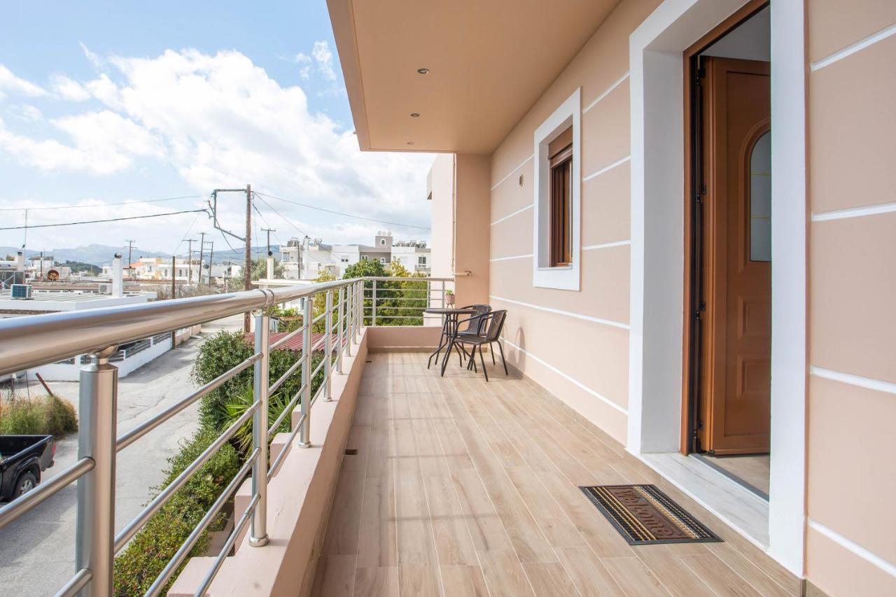 M&E Apartments Haraki Bagian luar foto