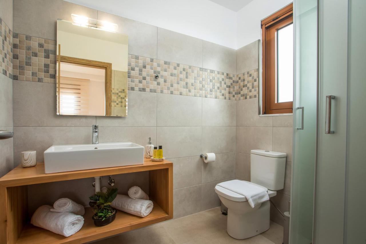 M&E Apartments Haraki Bagian luar foto